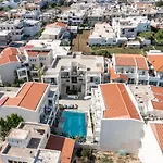 Ξενοδοχείο με διαμερίσματα Dimitrios Village 4*