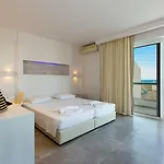 Ξενοδοχείο με διαμερίσματα Dimitrios Village 4*