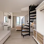 Ξενοδοχείο με διαμερίσματα Dimitrios Village 4*
